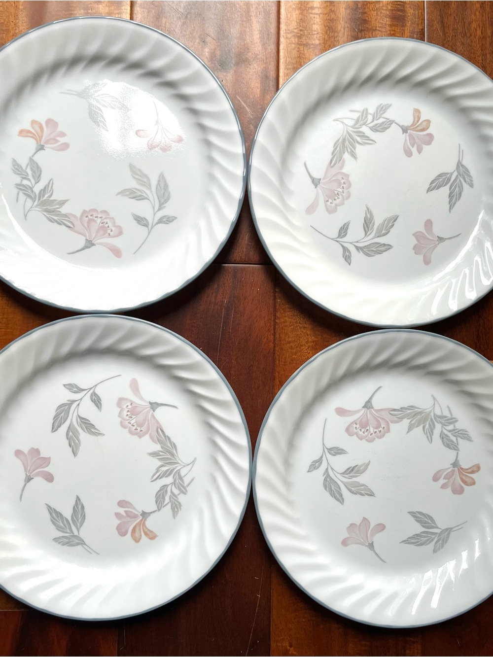 4 Pc Corelle Pink Trio Plates 9" Floral Pattern Vintage